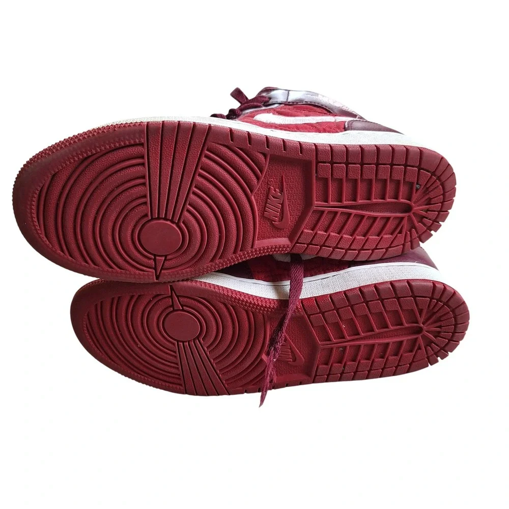Nike Air Jordan 1 Mid SE Red Quilt High Top Youth Kids‎ Shoes Sneakers  3.5Y